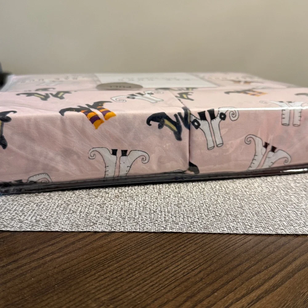 New Rae Dunn Pink Full Sheet Set Halloween witch shoes Boots